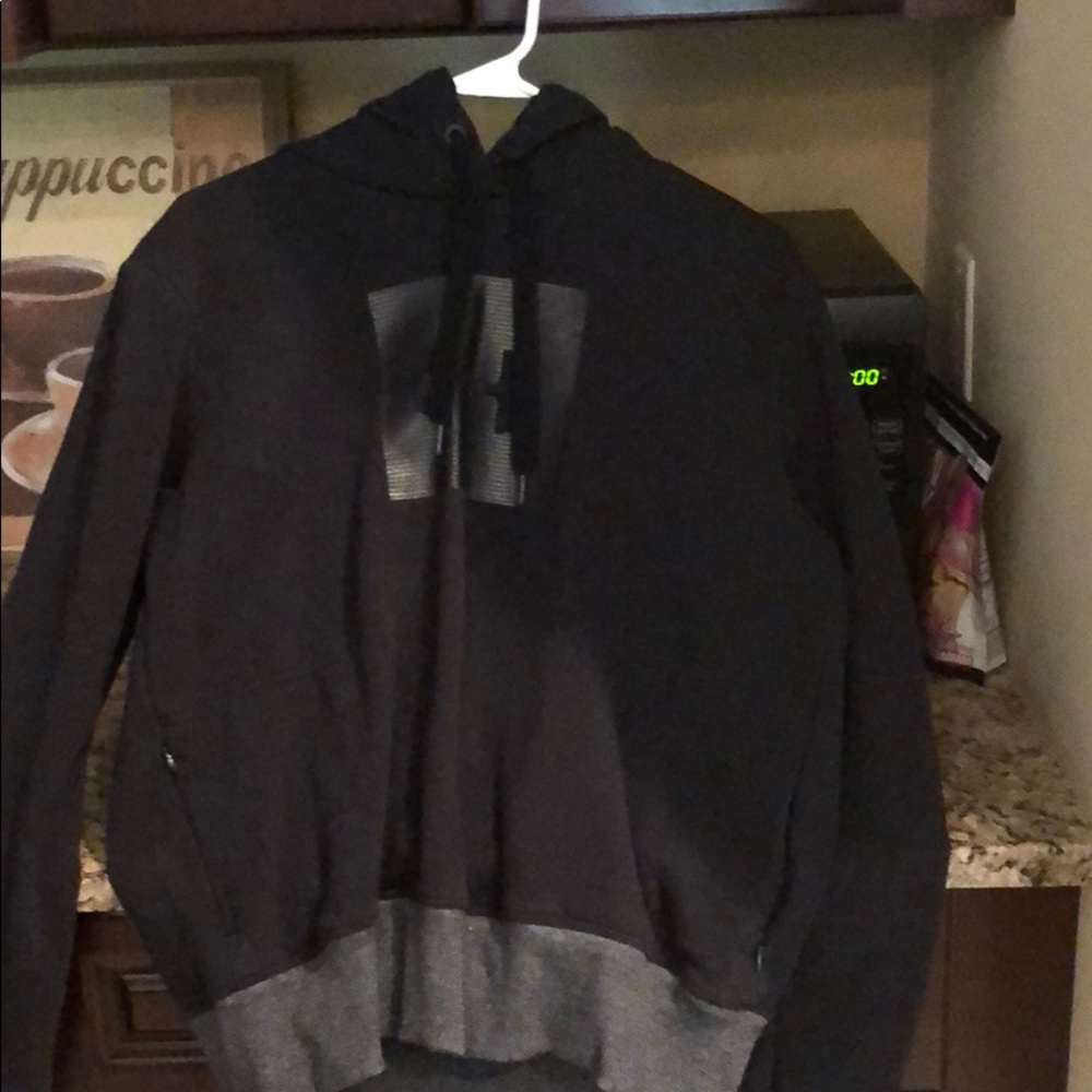 Black under Armour sweatshirt